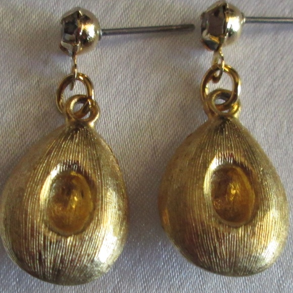 GOLD HAT EARRINGS – JEWLERY - Picture 4 of 4